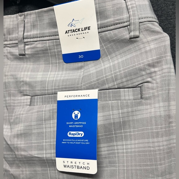 💥3/$15💥NWT Greg Norman Men’s Performance Fairway Shorts - Size 30, Color Silver - Picture 10 of 11